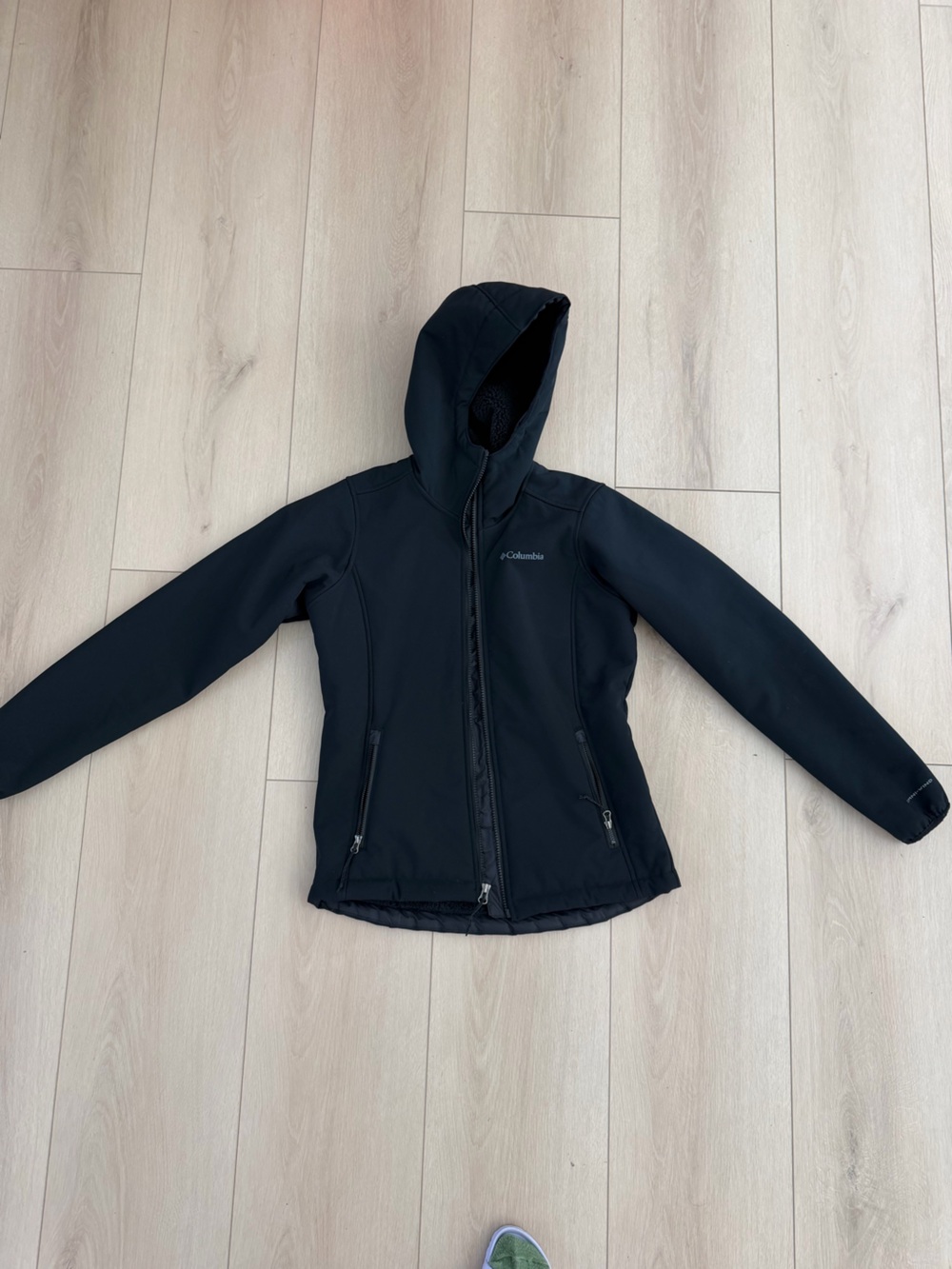 Columbia Alpine Fir Omni-Wind Plush Sherpa Lined Softshell Jacket Black XS